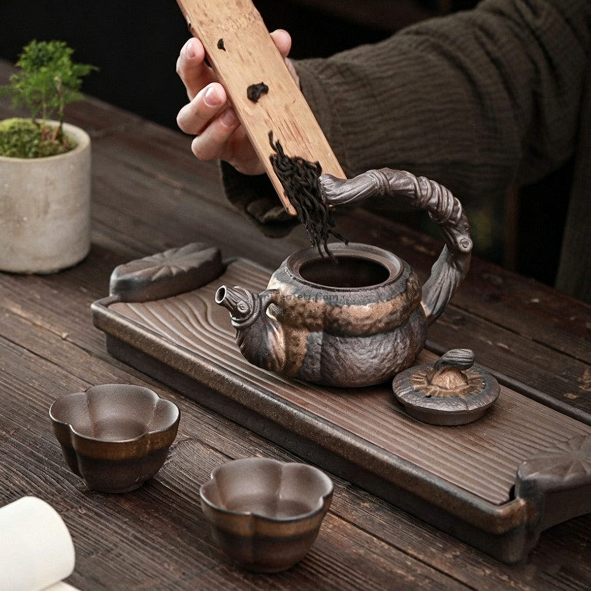 带托盘的日式南瓜茶具