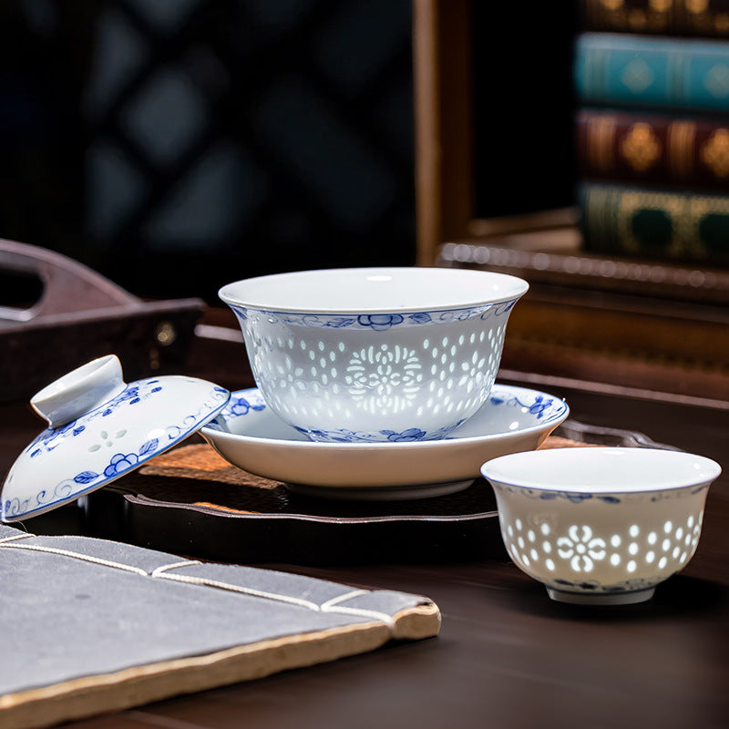 Jingdezhen Blue-and-White Linglong Chinese Tea Set – 8-Piece Gift Box