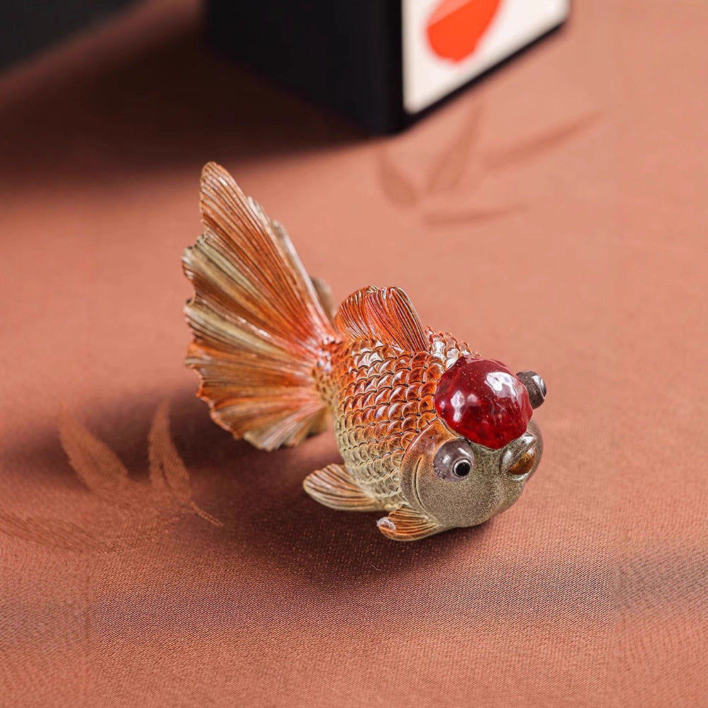 Color-Changing Goldfish Tea Pet – Cute Resin Figurine, Lucky Desk Ornament