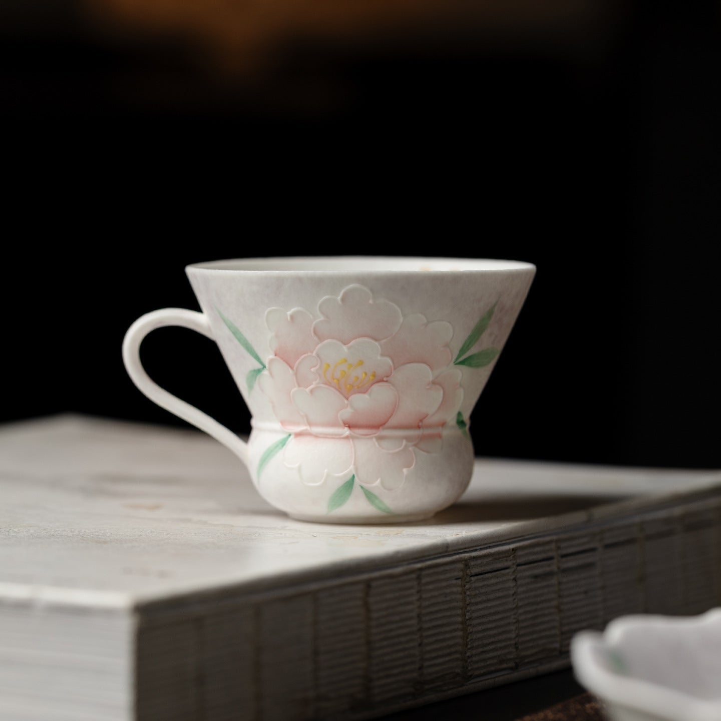 Hand-Painted Peony Gongfu Tea Cup – Ear-Handle Design, 80ml (Pink & Purple)