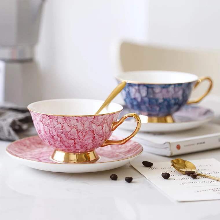 European Style Porcelain Modern Tea Cup – Gold Trim, Hand-Painted