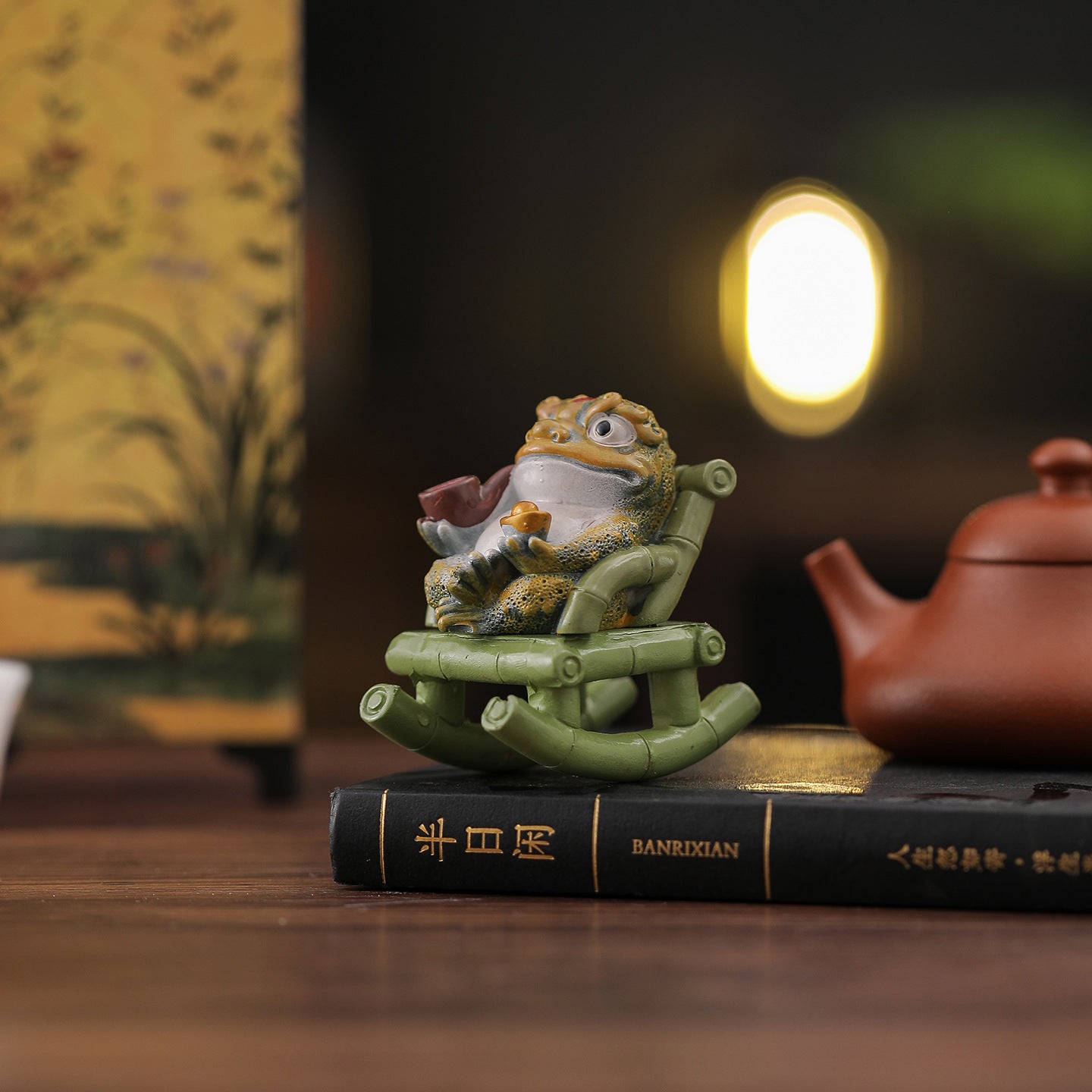 Rocking Chair Golden Toad Tea Pet – Color-Changing, Cute Resin Figurine