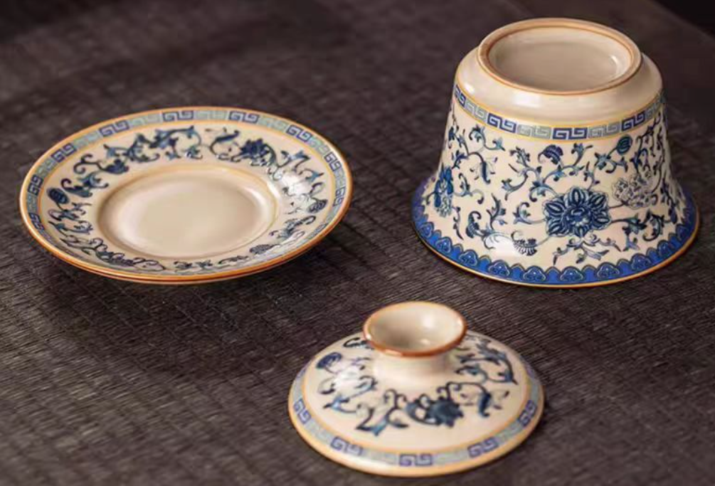 Blue-and-White Ruyao Gaiwan Tea Set – Porcelain Gaiwan with Cups for Kung Fu Tea