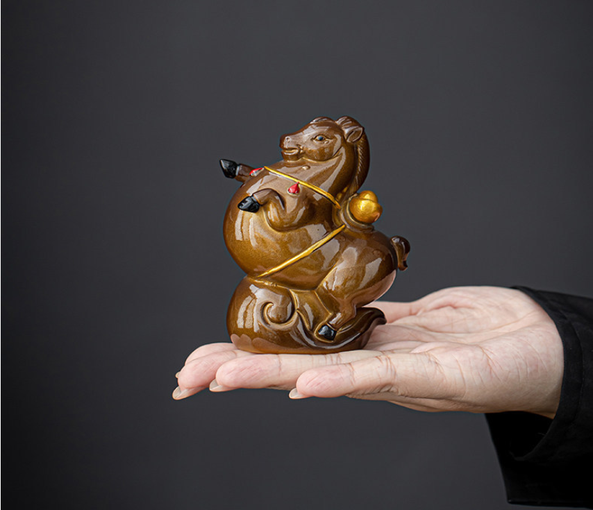 “Fortune Horse” Color-Changing Tea Pet – Heat-Activated Resin Figurine