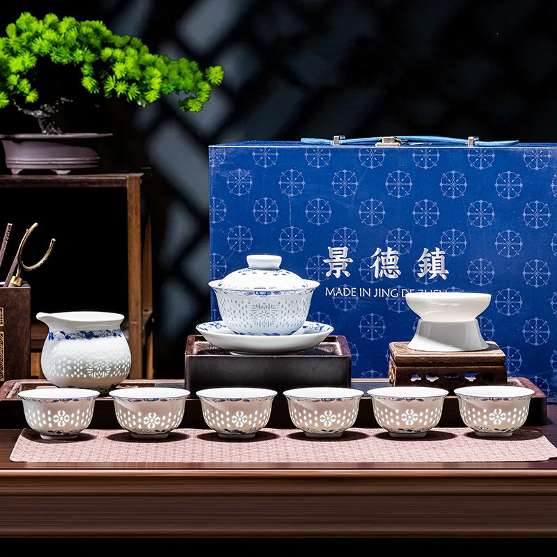 Jingdezhen Blue-and-White Linglong Chinese Tea Set – 8-Piece Gift Box