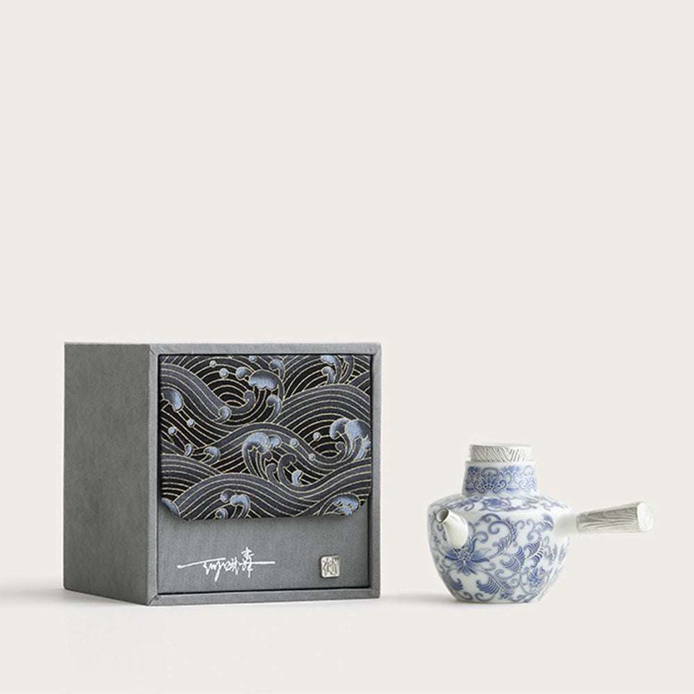 青花瓷侧把茶壶