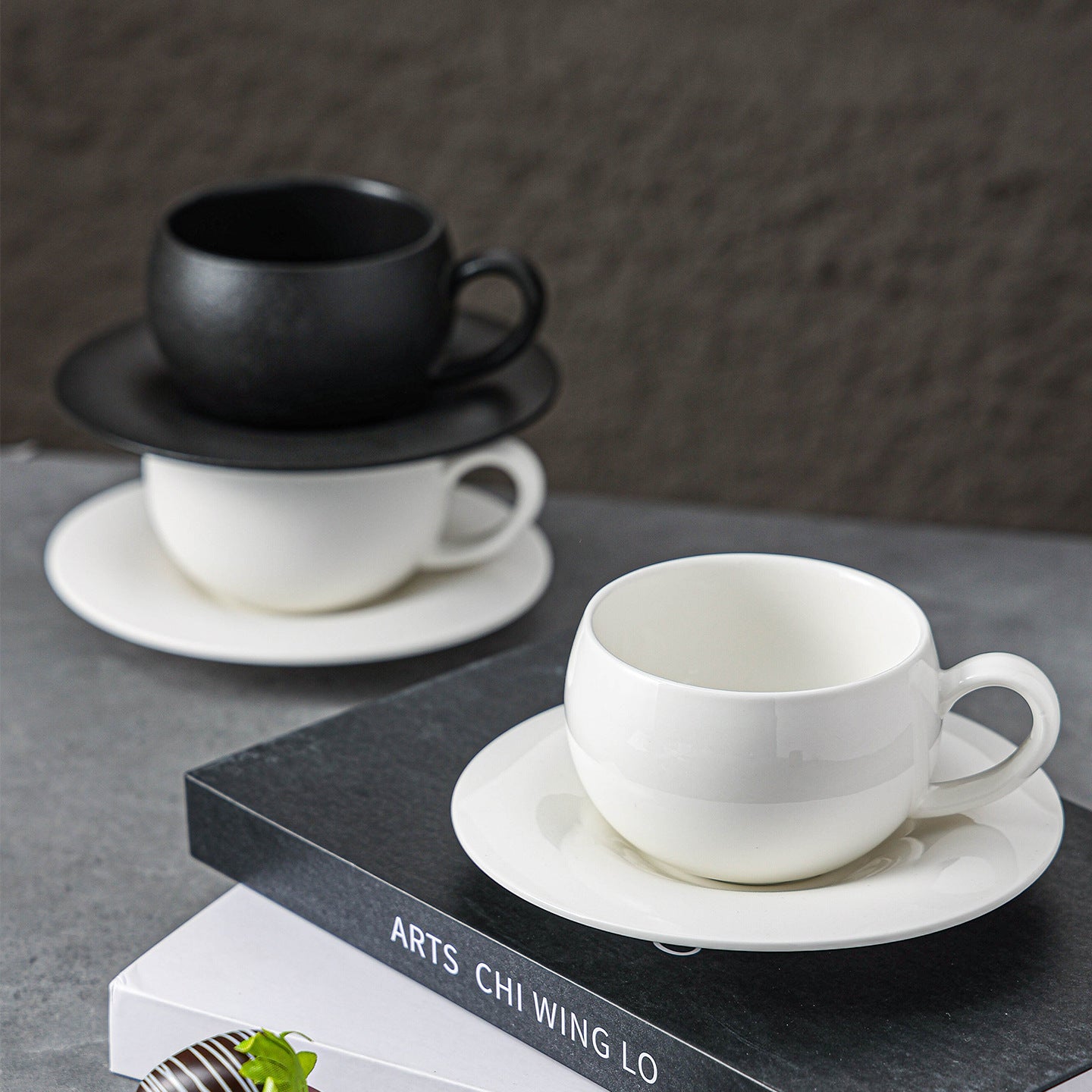 Glossy White Spherical Coffee Cup & Saucer Set – 300ml, Light Luxury