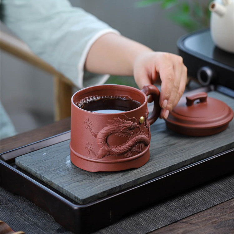 宜兴紫砂雕龙茶杯
