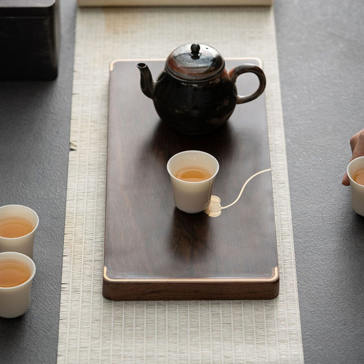 乌木银莲小茶盘