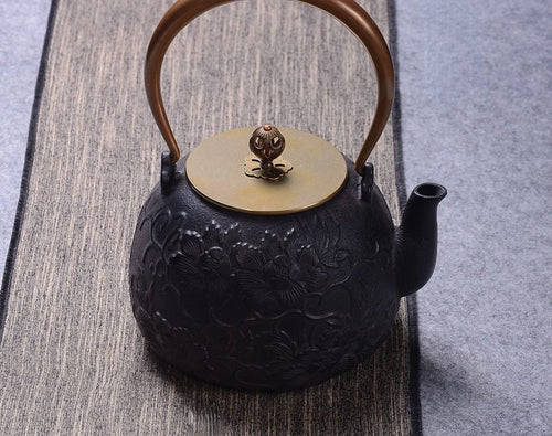 铸铁牡丹花茶壶