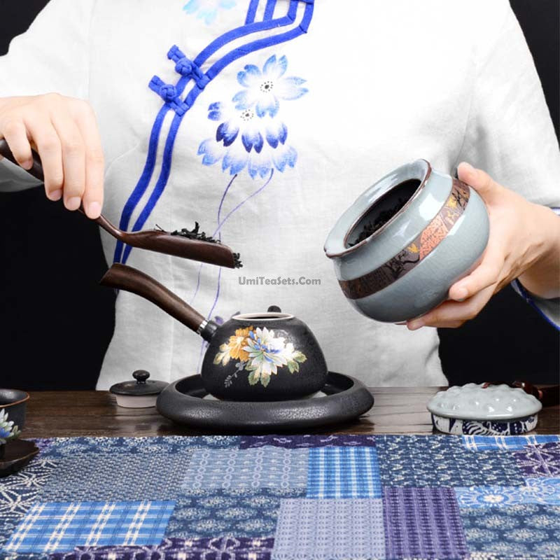 Lotus Shaped Ge Kiln Tea Caddy