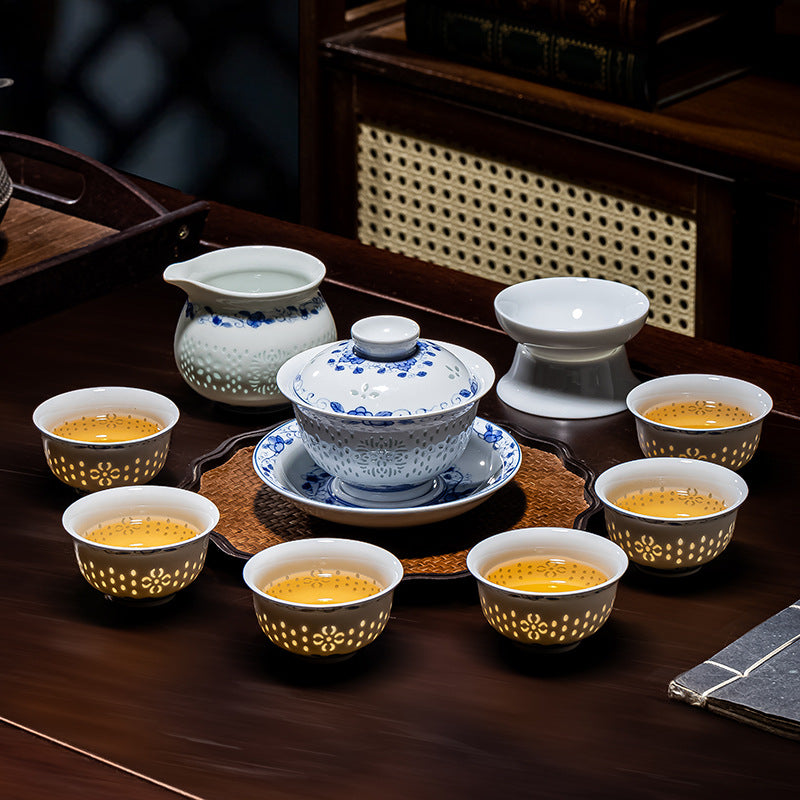Jingdezhen Blue-and-White Linglong Chinese Tea Set – 8-Piece Gift Box