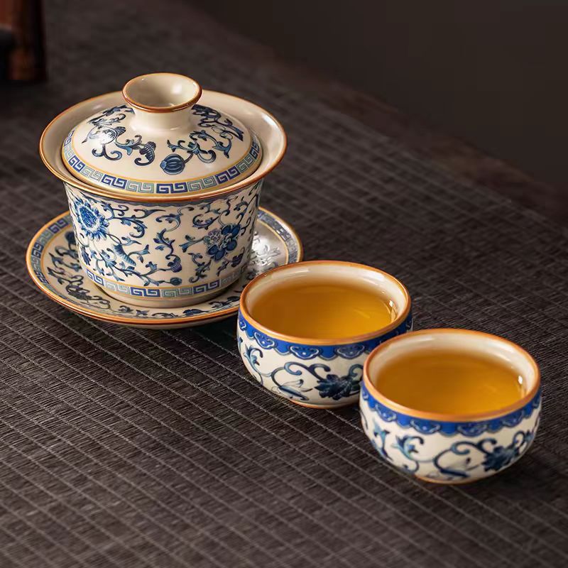 Blue-and-White Ruyao Gaiwan Tea Set – Porcelain Gaiwan with Cups for Kung Fu Tea